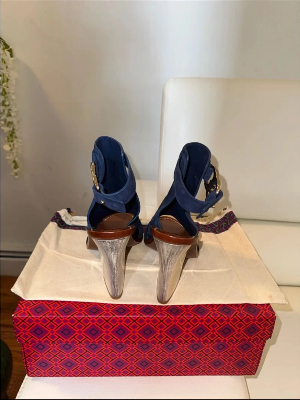 TORY BURCH NAVY SUEDE OPEN TOE BLOCK HEELS
